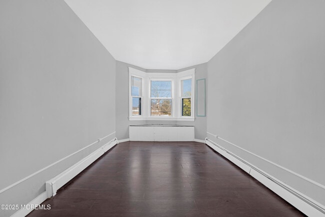 Building Photo - 804 Fifth Ave