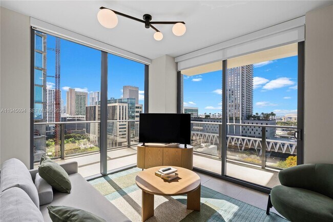 Building Photo - 11 NE 6th St