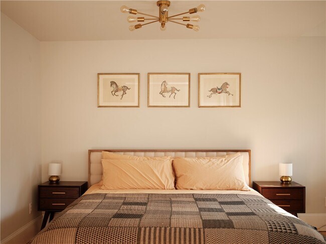 Building Photo - 38 Lake St