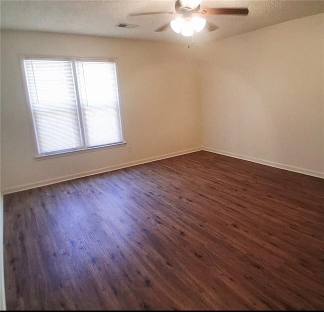 Building Photo - 4067 Coopers Hill Dr SE