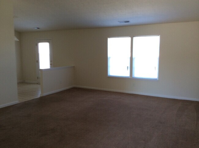 Building Photo - Franklin Twp - 3 BR ranch