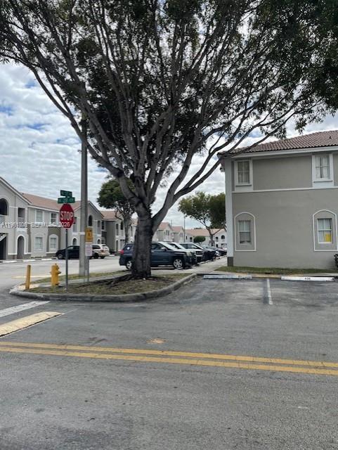 Building Photo - 2900 SE 17th Ave