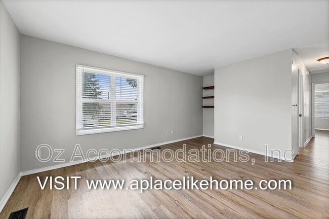 Building Photo - 3310 Iroquois Ln