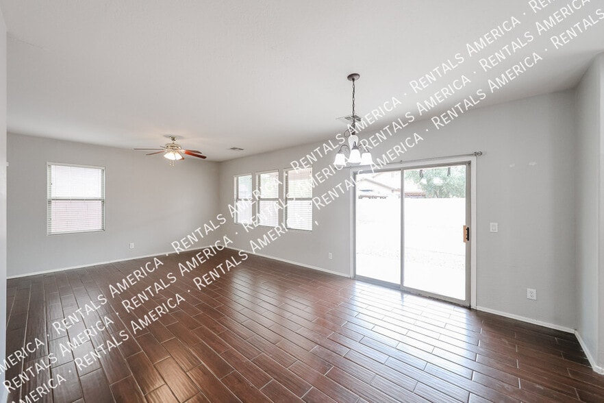 Building Photo - 4563 E Oxford Ln