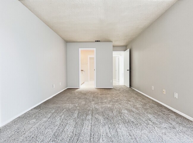 Building Photo - 1017 Whalebone Bay Dr