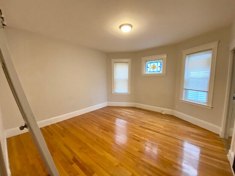 Building Photo - 40 Sudan St