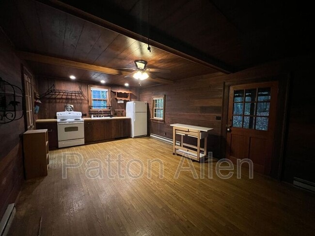 Building Photo - 575 Beaverdam Rd