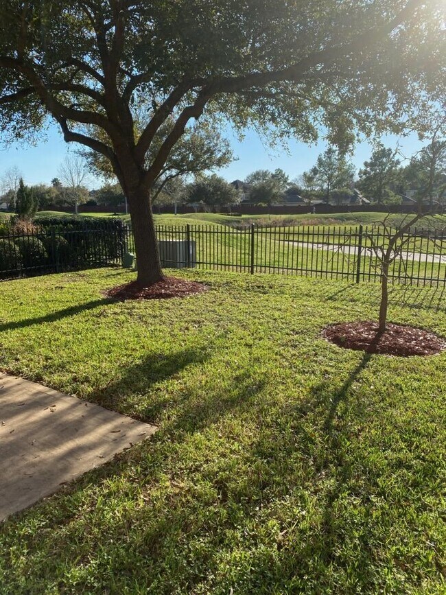 Building Photo - 11815 Canyon Mills Dr
