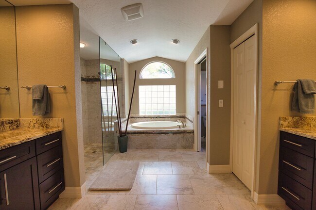 Building Photo - Luxury Home with Saltwater Heated Pool, Spa & Spectacular Golf Course Views, and includes Social ...