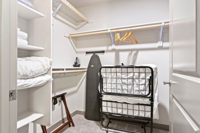 Building Photo - 400 N 2nd Ave