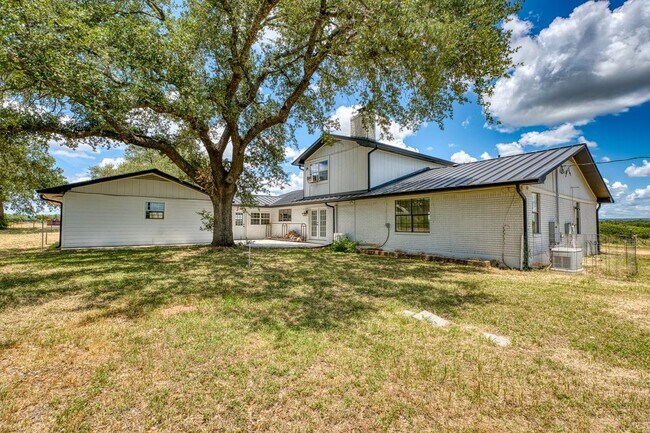 Building Photo - 6552 CR 403