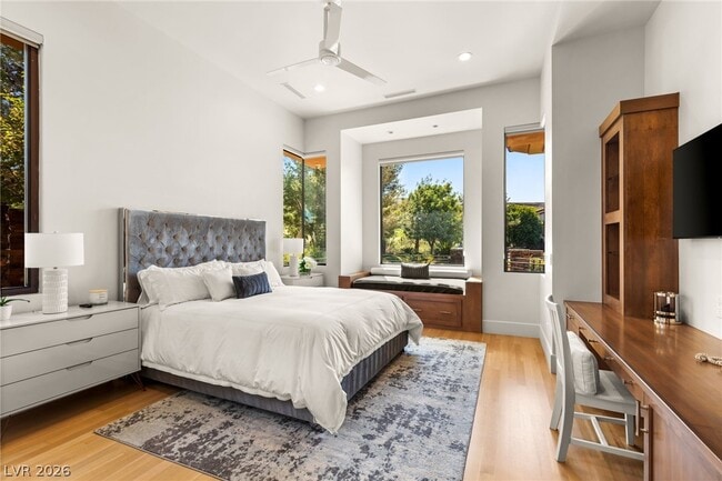 Building Photo - 2 Castle Oaks Ct