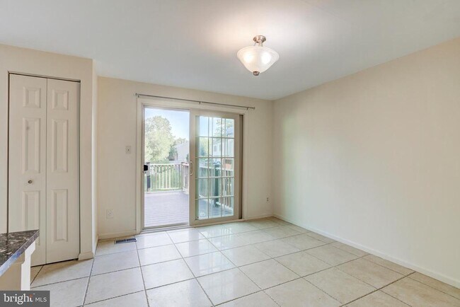 Building Photo - 12830 Evansport Pl