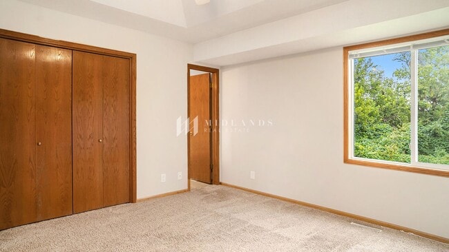 Building Photo - CHALCO POINT SPLIT LEVEL