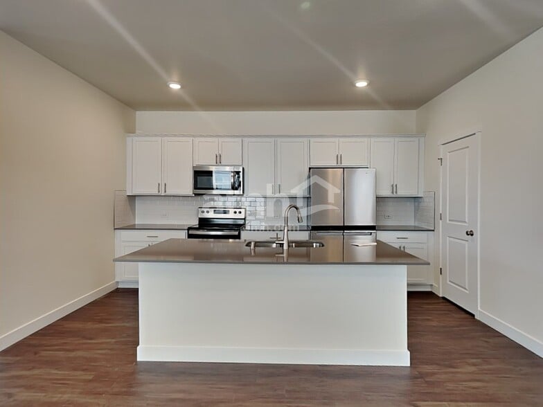 Building Photo - 4739 86th Ave NE