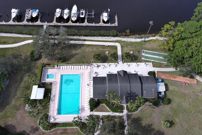 Building Photo - 2504 SE Anchorage Cove