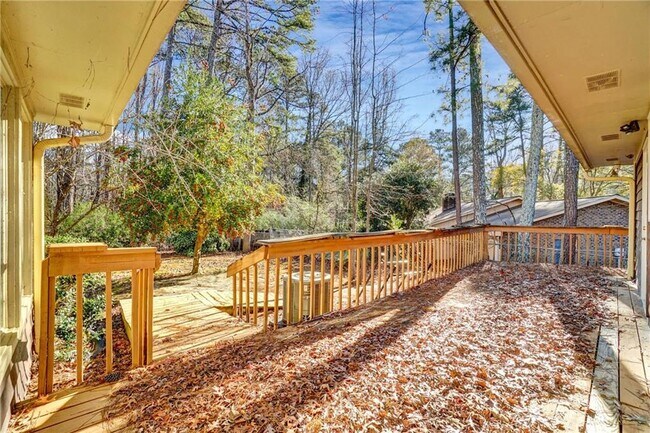 Building Photo - 648 Cativo Dr SW