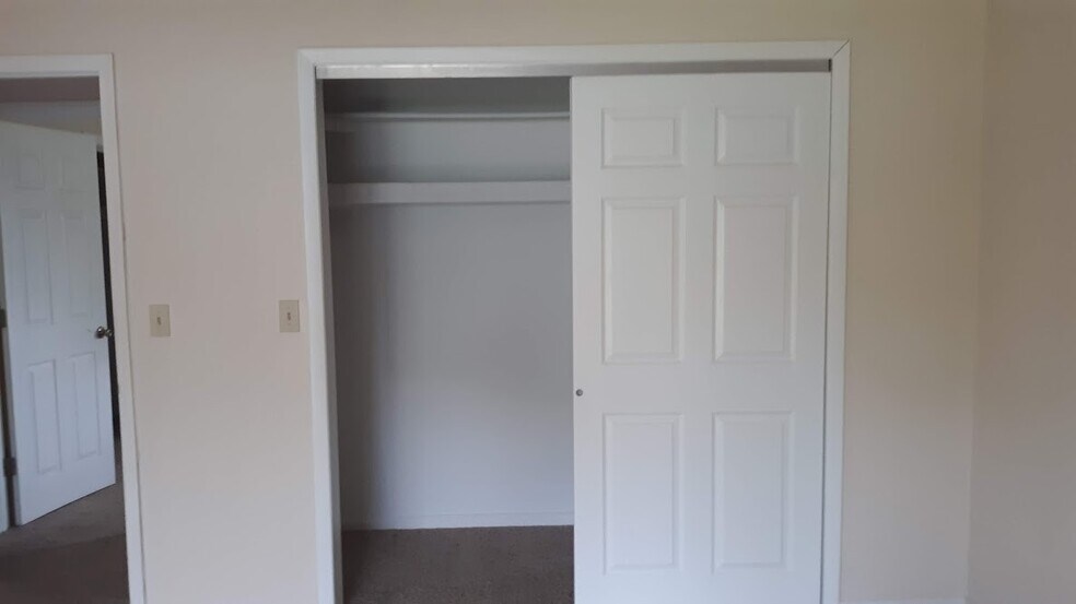 Building Photo - 3832 SE 7th Ave