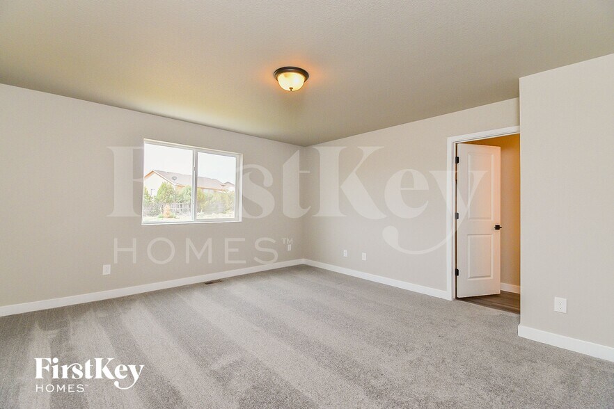 Building Photo - 10081 Luneth Dr