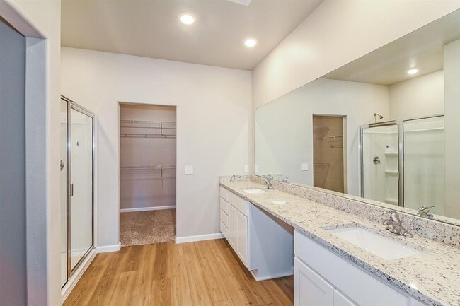 Building Photo - 1705 Ruby Dr