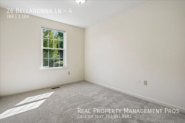 Building Photo - 26 Belladonna Ln