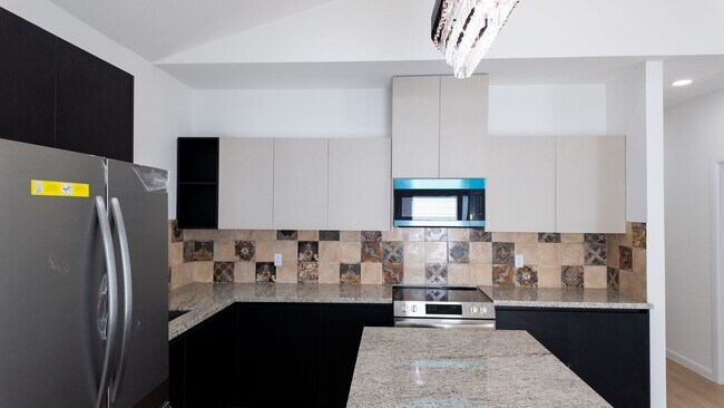 Building Photo - 612 Moar Dr