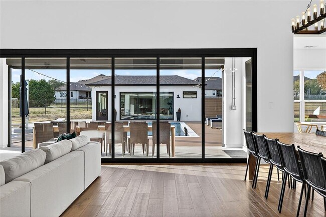 Building Photo - 404 Prairie Clover Dr