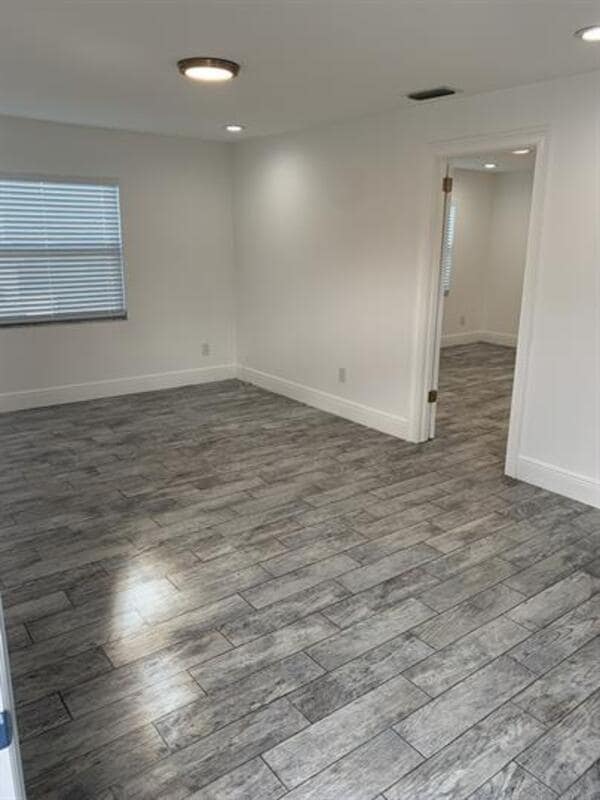 Building Photo - 4908 W Ingraham St