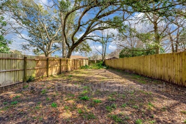 Building Photo - 1635 Memminger Ave