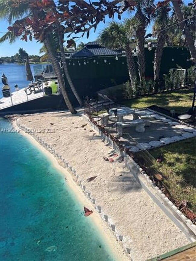 Building Photo - 6484 Miami Lakes Dr