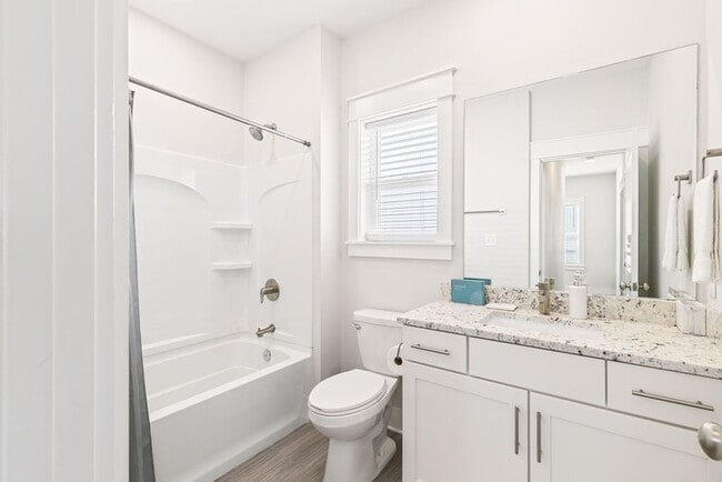 Building Photo - 24 Beach View Dr