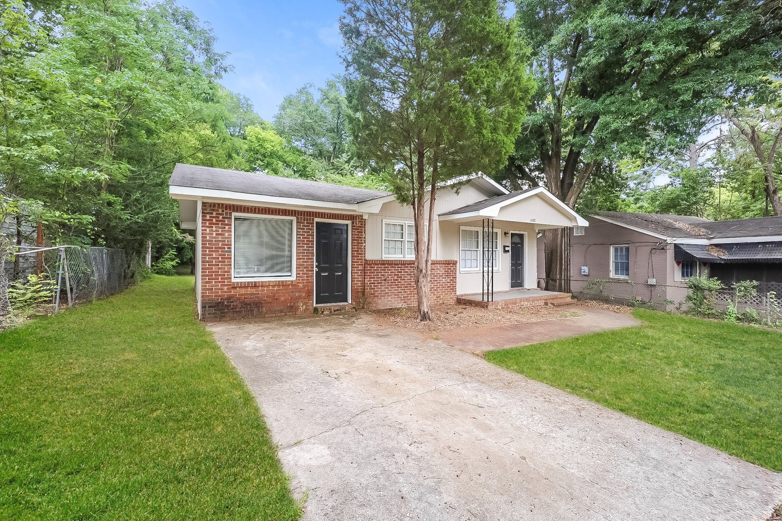 Building Photo - 1122 Briarwood Ave