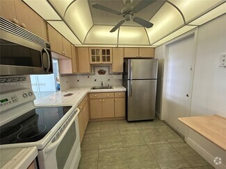Building Photo - 1825 S Ocean Dr
