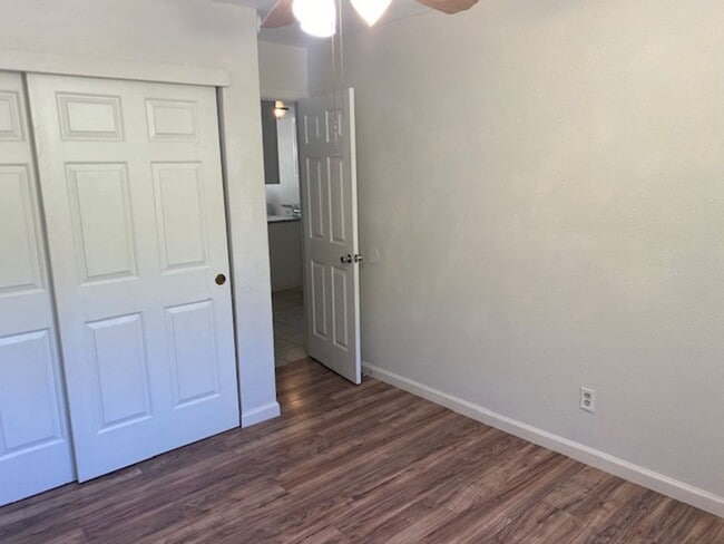 Building Photo - Shasta Lake Home w/ large yard!