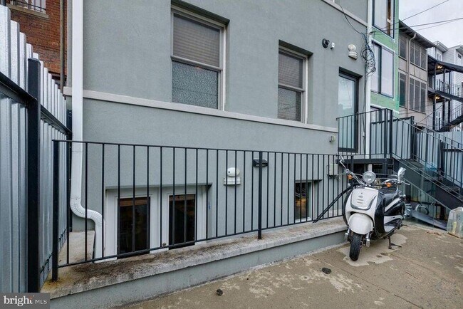 Building Photo - 3465 14th St NW