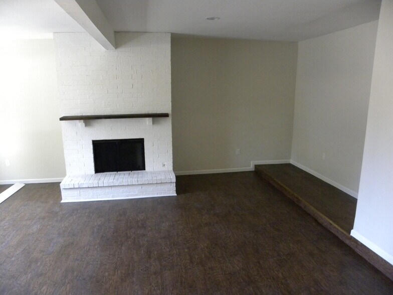 Building Photo - 10308 Libby Ln