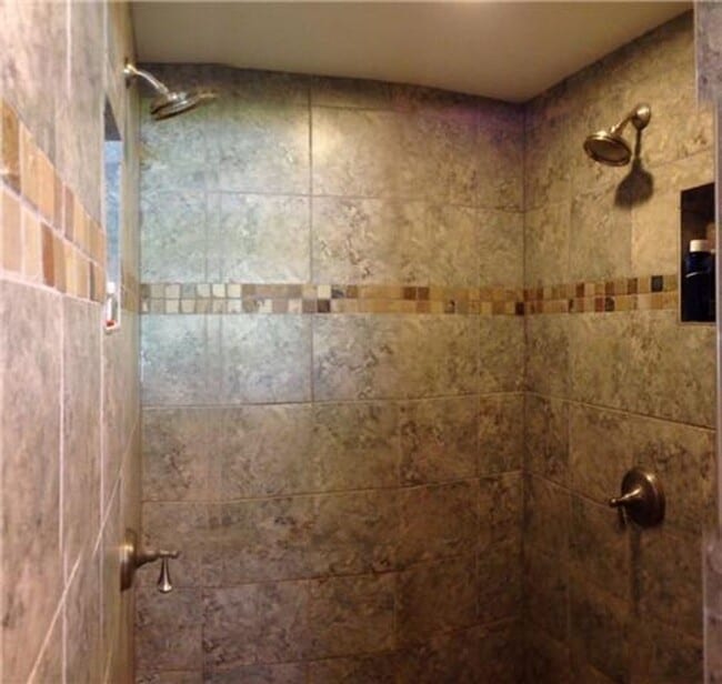 Building Photo - 106 Rebecca Ln