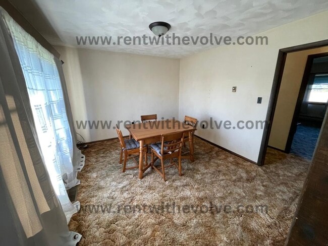 Building Photo - 5671 S 100 W