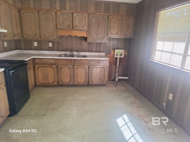 Building Photo - 2211 Wolf Ridge Rd