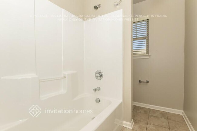 Building Photo - 3603 Walking Stick Way NE