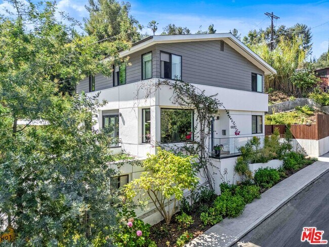 Building Photo - 4841 Minden Pl