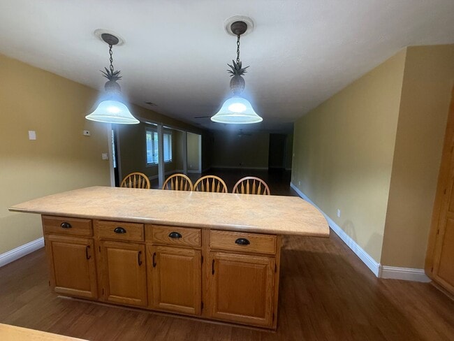 Building Photo - Spacious House in Draffenville
