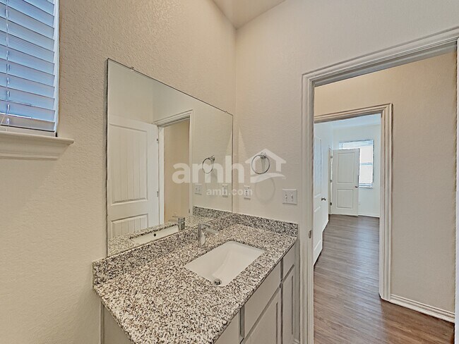 Building Photo - 2731 Spencebrook