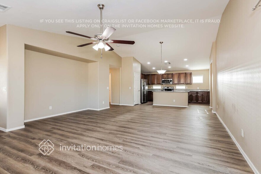 Building Photo - 2546 S 114th Ln