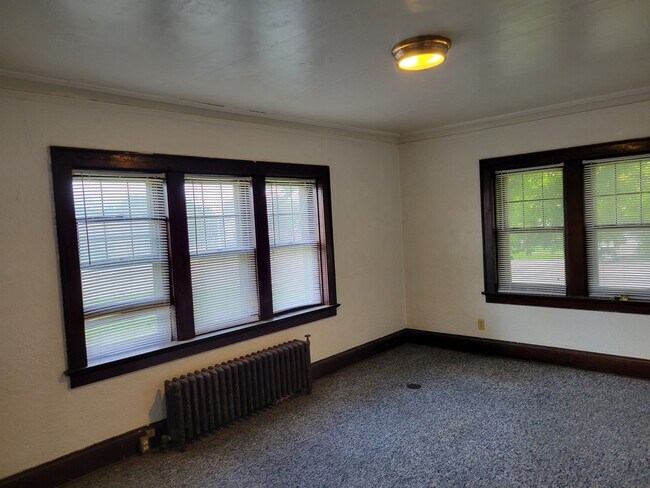 Building Photo - 5310
