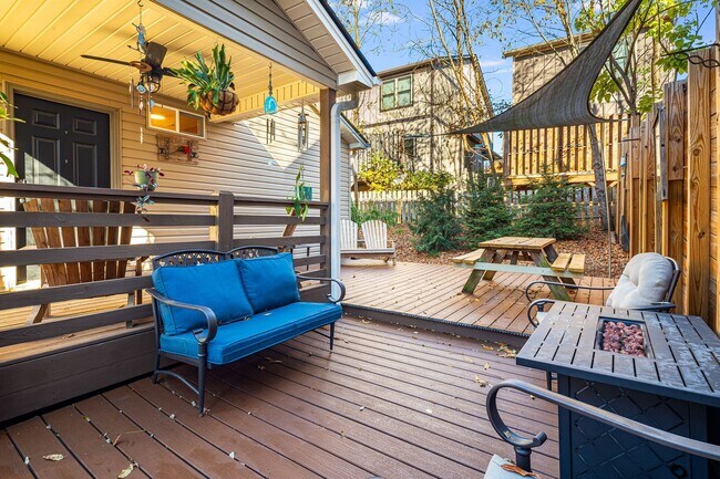 Building Photo - Cozy & Fully-Furnished West Asheville 2-Bedroom (Utilities Included)