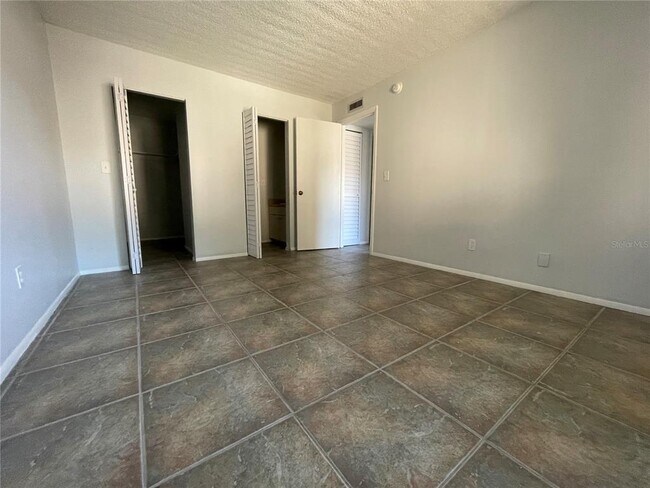Building Photo - 5503 Pokeweed Ct