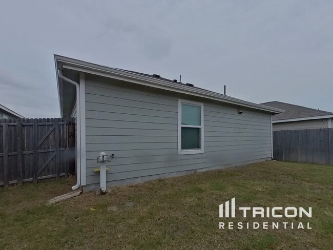 Building Photo - 1617 Daunton Dr