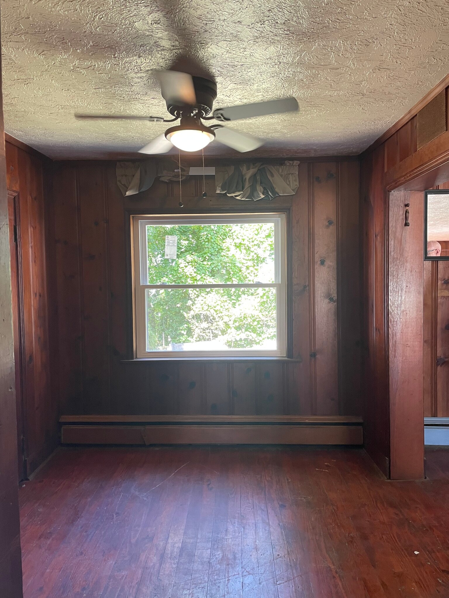 Dining room - 35949 Hiawatha Blvd