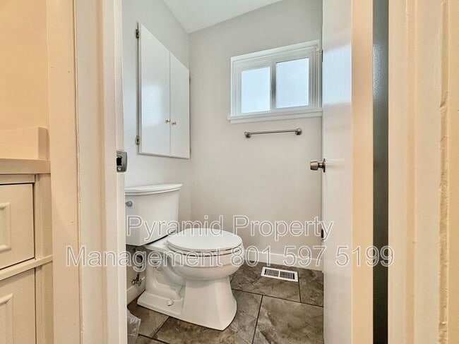 Building Photo - 3894 W Marcus Rd